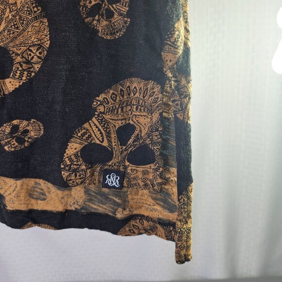 Rock & Republic L Black & Gold Skull Print Short Sleeve V-Neck T-Shirt - Picture 4 of 4